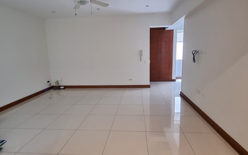 Excelente departamento de 200m2 en Chacarilla, Surco.