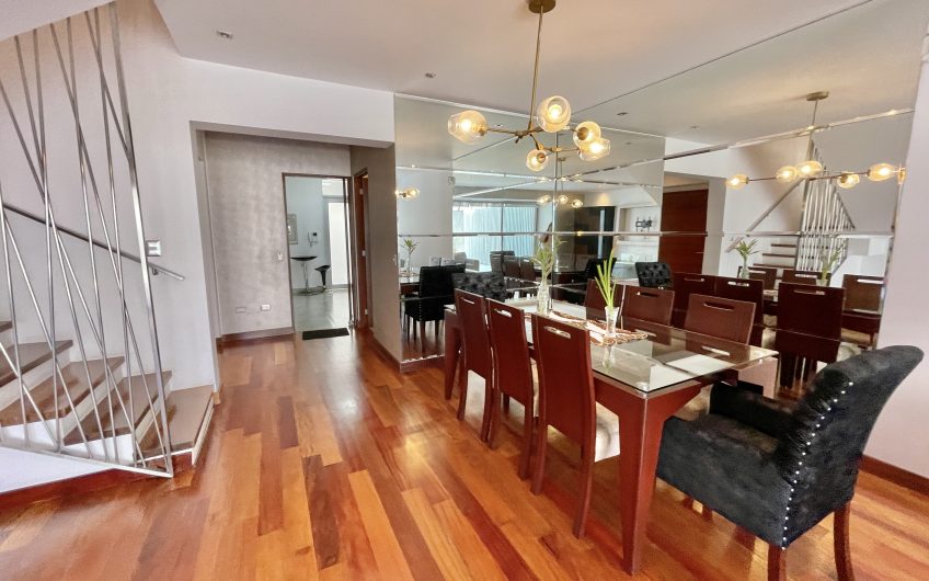 VENTA DE HERMOSO DÚPLEX DE 217M2 EN CHACARILLA – SAN BORJA