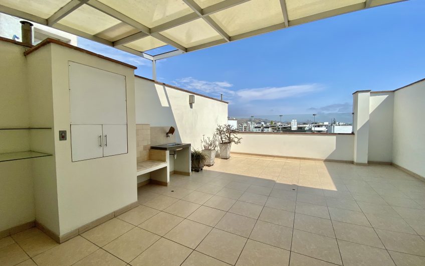 Venta de amplio dúplex de 275m2-Surco.