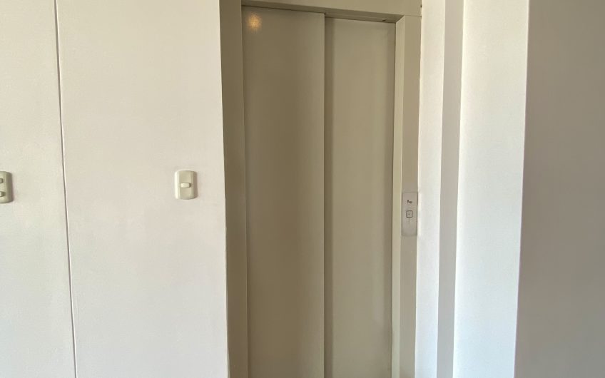 Venta de amplio dúplex de 275m2-Surco.