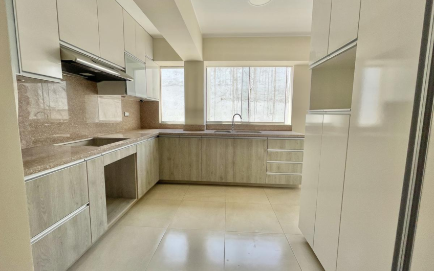 Departamento Tríplex  209m2  en Chacarilla, Santiago de Surco