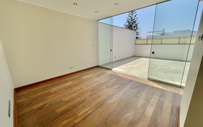 Departamento Tríplex  209m2  en Chacarilla, Santiago de Surco