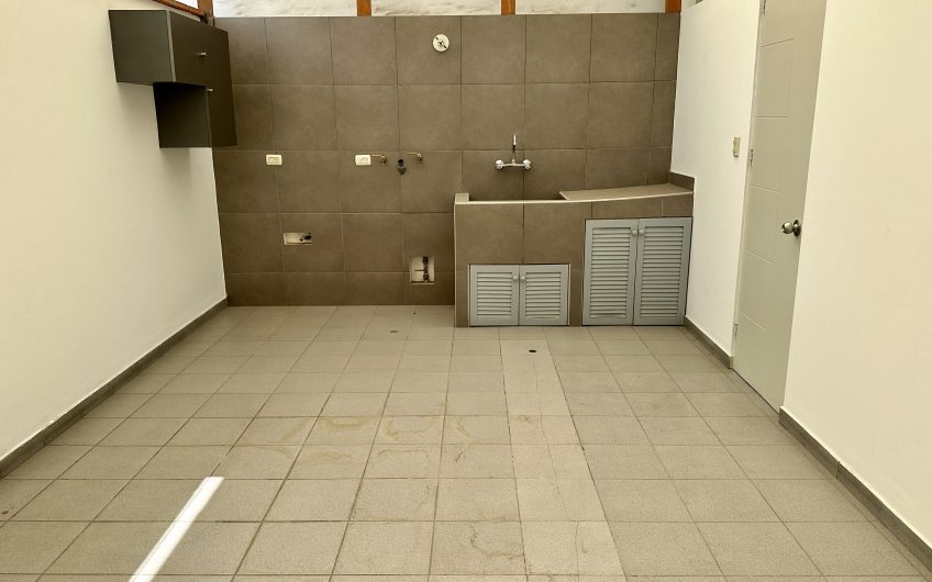 VENTA DE HERMOSO DÚPLEX DE 286M2 EN CHACARILLA – SURCO