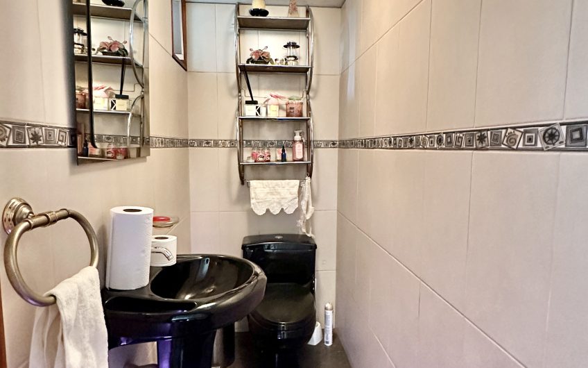 VENTA DE LINDA CASA EN LA MOLINA