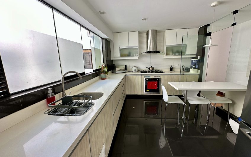 VENTA DE EXCLUSIVO DÚPLEX DE 262M2  CERCA A PARQUE EN CHACARILLA – SURCO