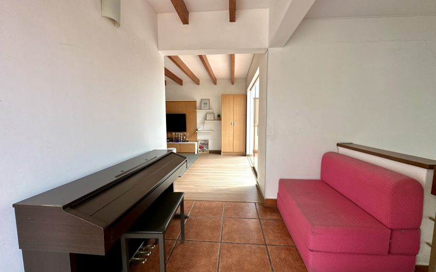 VENTA DE MODERNA CASA DE 3 PISOS EN CONDOMINIO JR. BATALLÓN TARMA