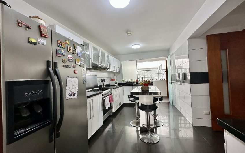 VENTA DE DUPLEX DE 334M2 EN CHACARILLA DEL ESTANQUE – SURCO
