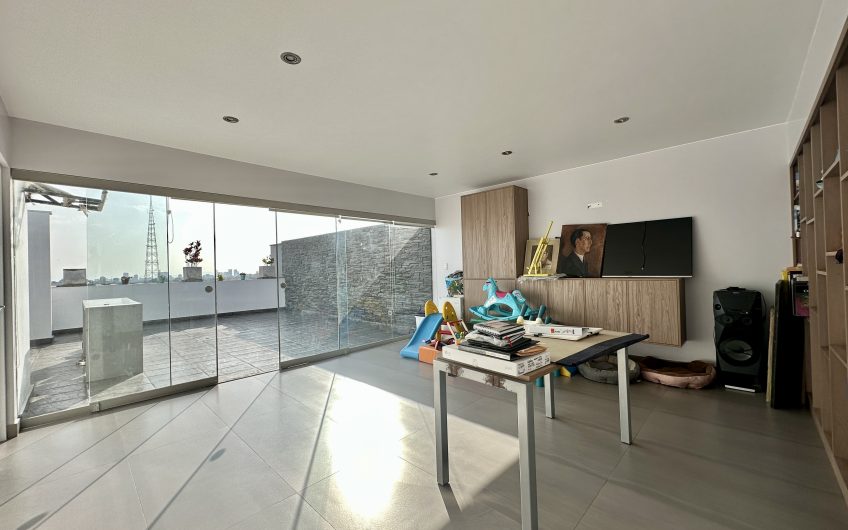 VENTA DE DUPLEX DE 261M2 FRENTE AL PENTAGONITO – SAN BORJA