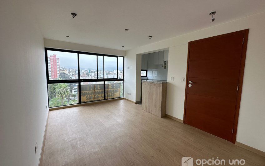 VENTA DEPARTAMENTO DÚPLEX EN URB. LOS SAUCES, SURQUILLO