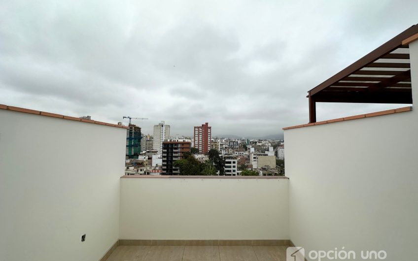 VENTA DEPARTAMENTO DÚPLEX EN URB. LOS SAUCES, SURQUILLO