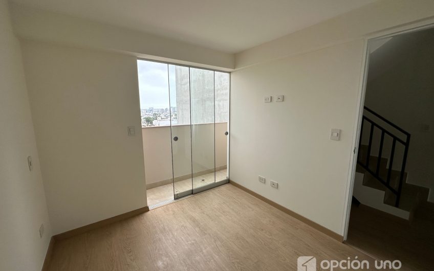 VENTA DEPARTAMENTO DÚPLEX EN URB. LOS SAUCES, SURQUILLO