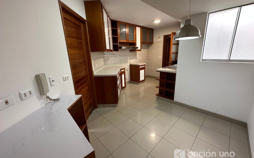 DEPARTAMENTO 3 DORM. EN EXCLUSIVA CALLE MONTE UMBROSO, CHACARILLA, SURCO.