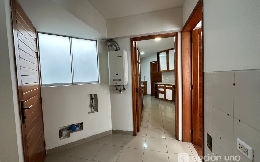 DEPARTAMENTO 3 DORM. EN EXCLUSIVA CALLE MONTE UMBROSO, CHACARILLA, SURCO.