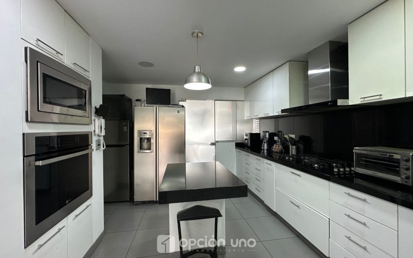 Exclusivo departamento de 217m2 en Calle Galeón, San Borja-Chacarilla