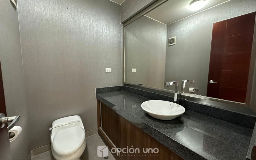 VENTA DE FLAT EN PRIMER PISO CON TERRAZA, 228.80 M2 – SANTIAGO DE SURCO