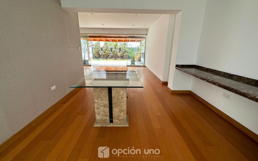 VENTA DE FLAT EN PRIMER PISO CON TERRAZA, 228.80 M2 – SANTIAGO DE SURCO