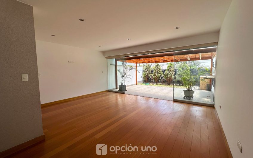 VENTA DE FLAT EN PRIMER PISO CON TERRAZA, 228.80 M2 – SANTIAGO DE SURCO