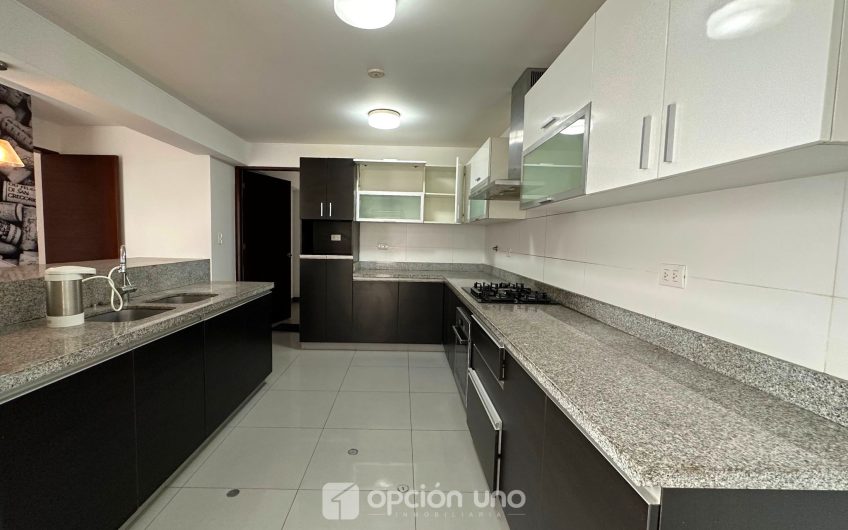 VENTA DE FLAT EN PRIMER PISO CON TERRAZA, 228.80 M2 – SANTIAGO DE SURCO