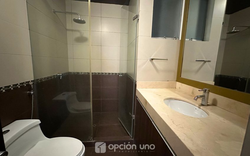 VENTA DE FLAT EN PRIMER PISO CON TERRAZA, 228.80 M2 – SANTIAGO DE SURCO