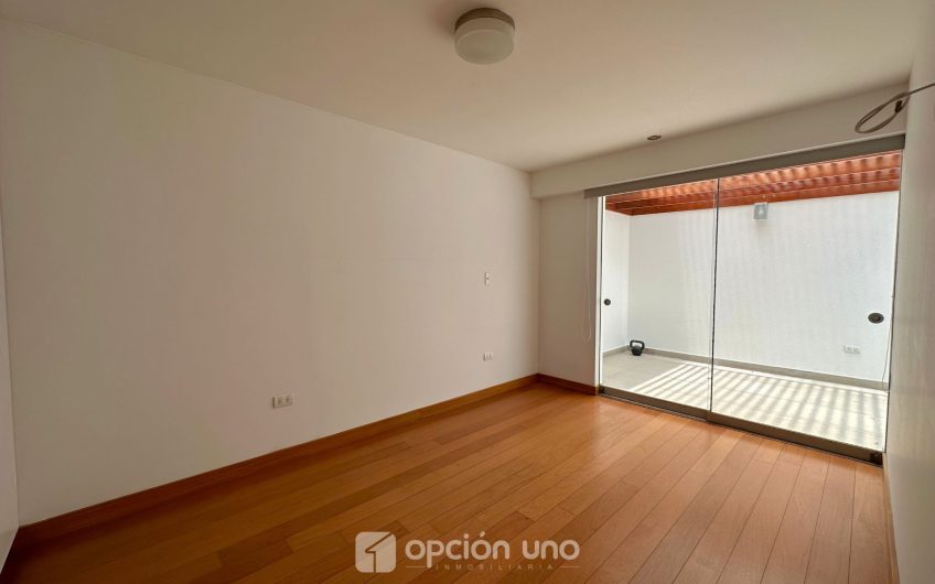 VENTA DE FLAT EN PRIMER PISO CON TERRAZA, 228.80 M2 – SANTIAGO DE SURCO