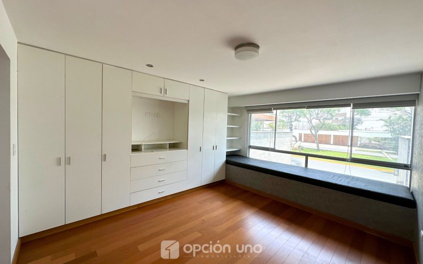 VENTA DE FLAT EN PRIMER PISO CON TERRAZA, 228.80 M2 – SANTIAGO DE SURCO