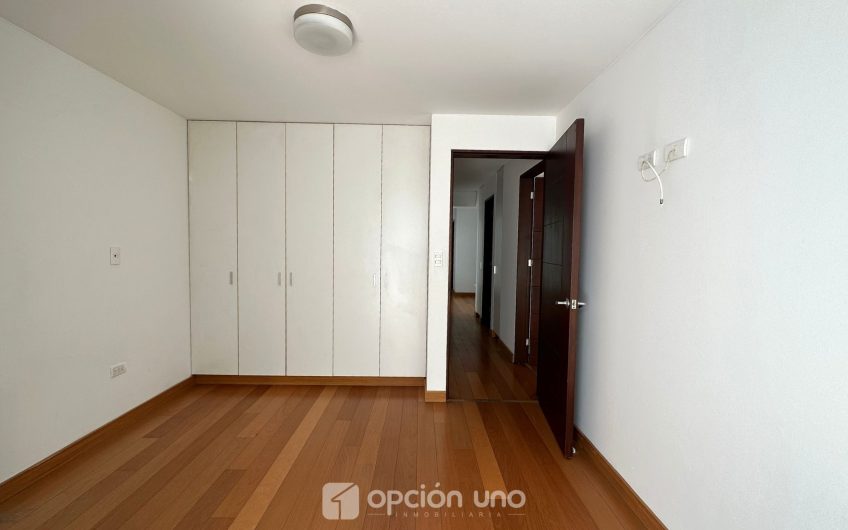 VENTA DE FLAT EN PRIMER PISO CON TERRAZA, 228.80 M2 – SANTIAGO DE SURCO