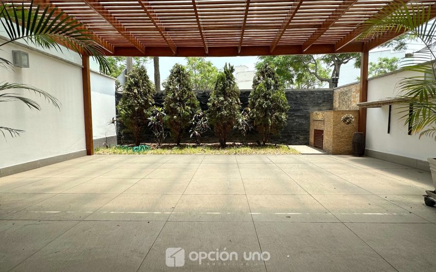 VENTA DE FLAT EN PRIMER PISO CON TERRAZA, 228.80 M2 – SANTIAGO DE SURCO