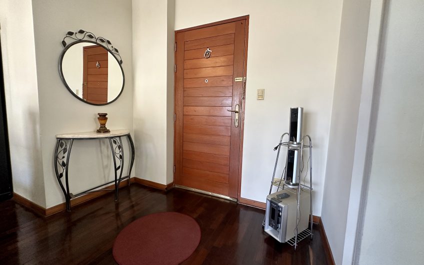 Alquiler de flat amoblado de 86 m2 en Alamos de Monterrico – Surco