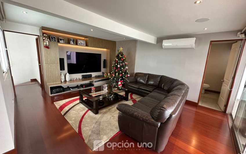 Hermoso departamento dúplex 3 dorm. frente a parque en Surco