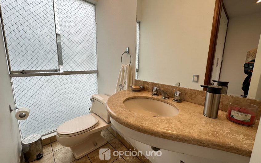 Hermoso departamento dúplex 3 dorm. frente a parque en Surco