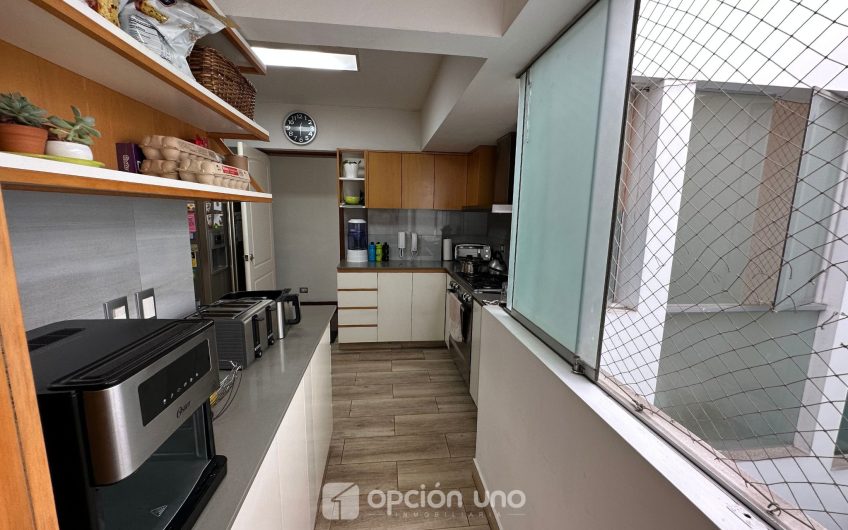 Hermoso departamento dúplex 3 dorm. frente a parque en Surco