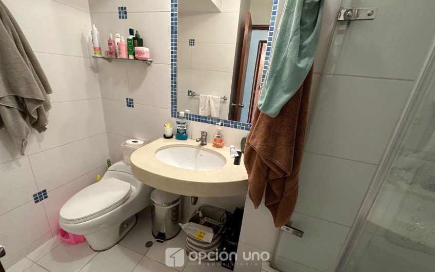 Departamento Flat ubicado en la exclusiva Av. Del Sur, Chacarilla-Surco.