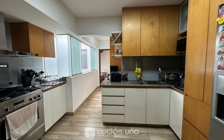 Hermoso departamento dúplex 3 dorm. frente a parque en Surco