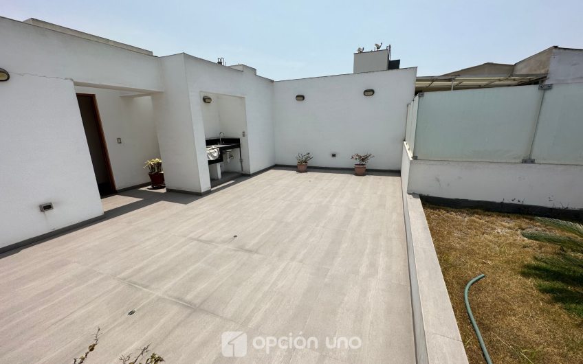 Dúplex ubicado en Picaflores, 4 dormitorios -Chacarilla del Estanque San Borja