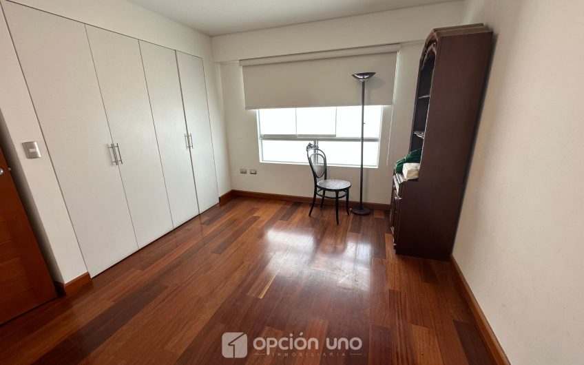 Dúplex ubicado en Picaflores, 4 dormitorios -Chacarilla del Estanque San Borja