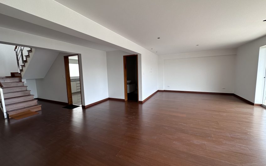 Dúplex en Venta Ubicado en Jr. Toquepala (Tambo de Monterrico) Surco