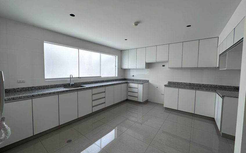 Dúplex en Venta Ubicado en Jr. Toquepala (Tambo de Monterrico) Surco