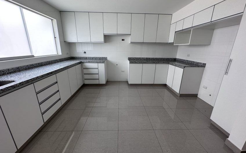 Dúplex en Venta Ubicado en Jr. Toquepala (Tambo de Monterrico) Surco