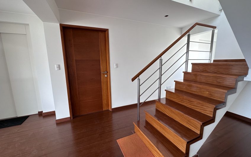 Dúplex en Venta Ubicado en Jr. Toquepala (Tambo de Monterrico) Surco