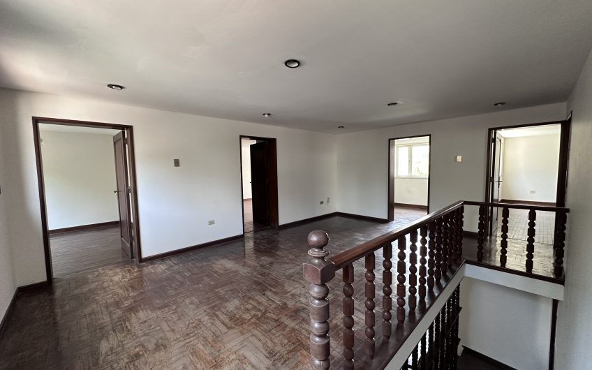 Casa en Venta – Ubicado en Calle Andromeda – Surco