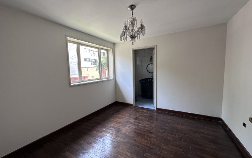 Casa en Venta – Ubicado en Calle Andromeda – Surco