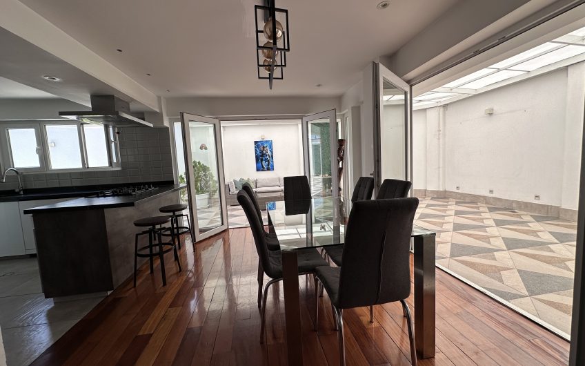 Flat en Venta – Ubicado en Jr. Alfred Rosenblat. Urb. Huertos de San Antonio – Surco