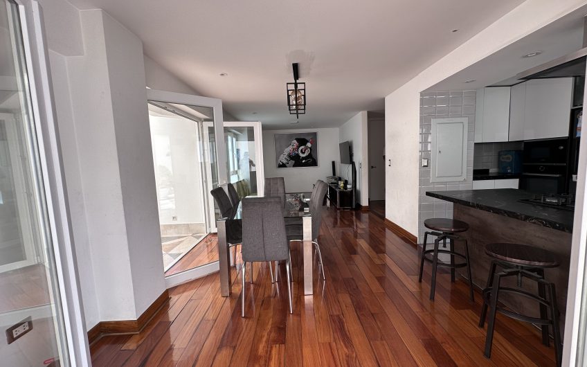 Flat en Venta – Ubicado en Jr. Alfred Rosenblat. Urb. Huertos de San Antonio – Surco