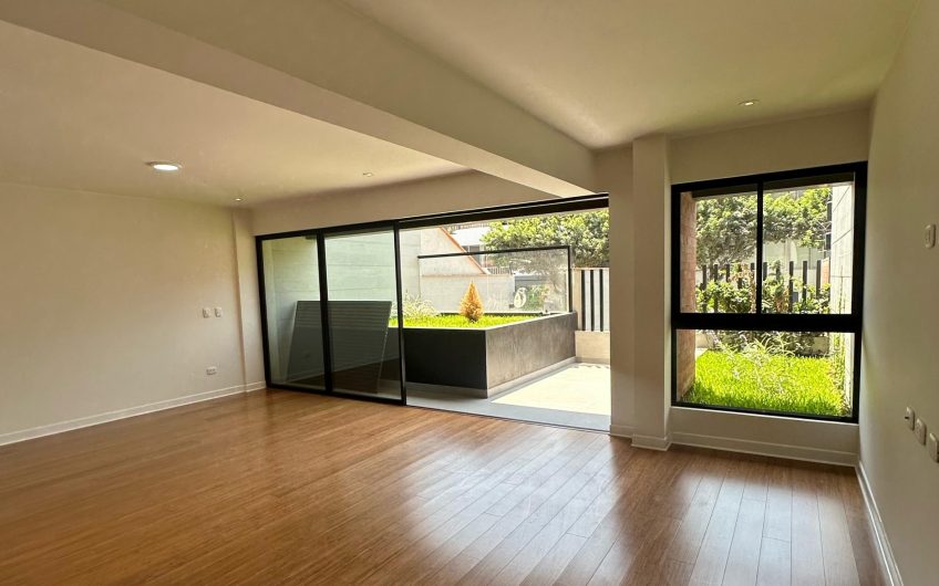 Flat en Venta Ubicado en JR. La Pradera ( Chacarilla del estanque) – SAN BORJA
