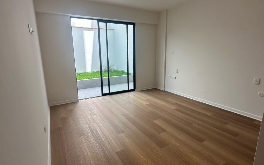 Flat en Venta Ubicado en JR. La Pradera ( Chacarilla del estanque) – SAN BORJA