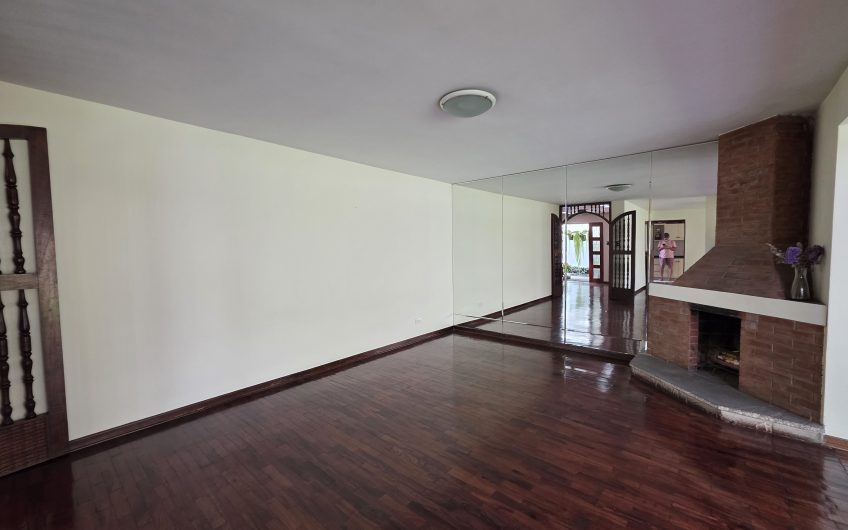 Casa en venta- Urb. Santa Justina – Surco