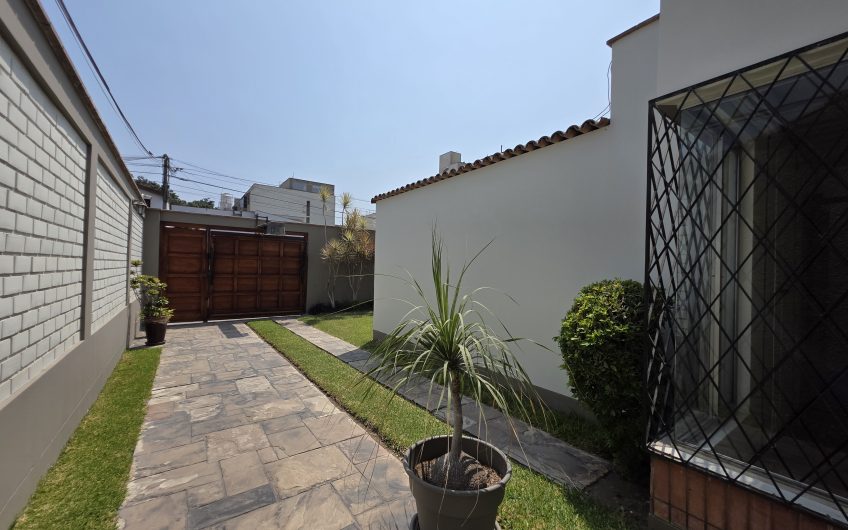Casa en venta- Urb. Santa Justina – Surco