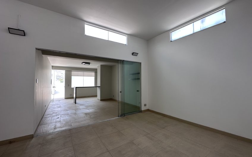 VENTA ESPECTACULAR DÚPLEX «DE ESTRENO» EN CONDE DE LA VEGA