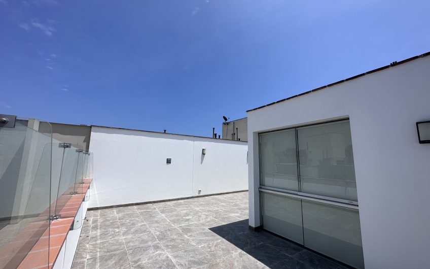 VENTA ESPECTACULAR DÚPLEX «DE ESTRENO» EN CONDE DE LA VEGA
