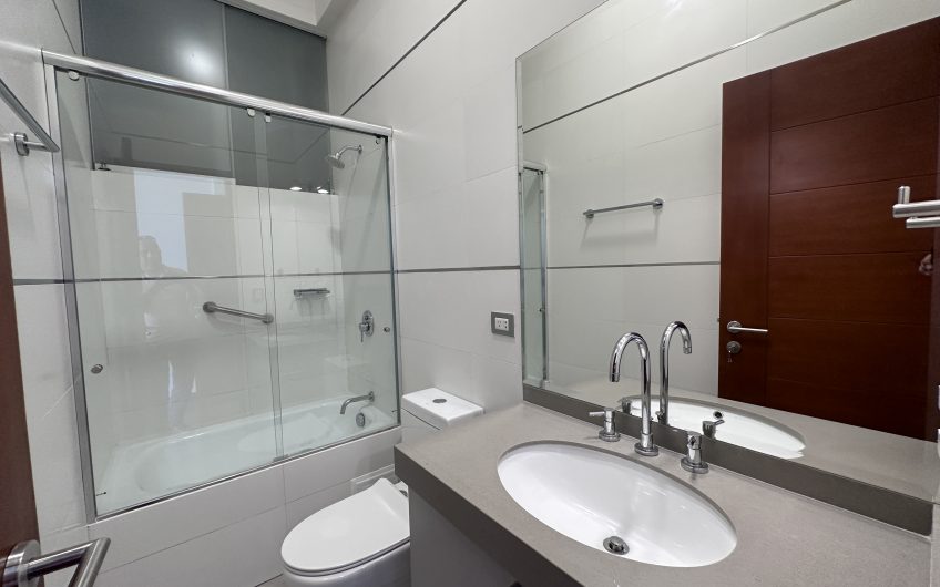 VENTA ESPECTACULAR DÚPLEX «DE ESTRENO» EN CONDE DE LA VEGA